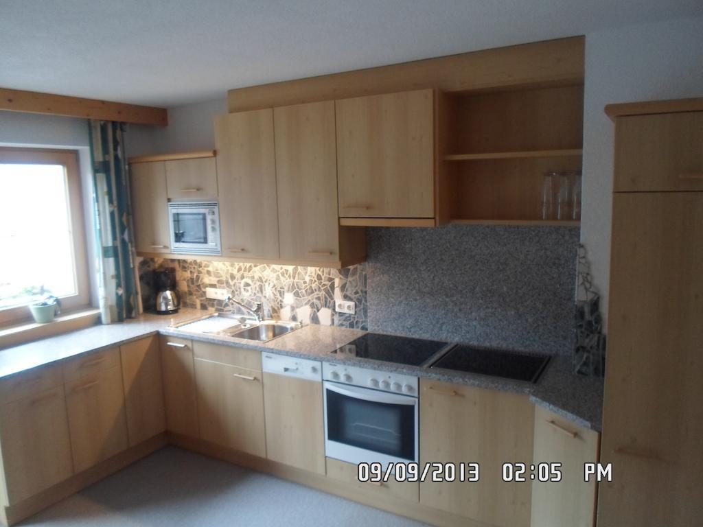 Haus Kroell Elisabeth Apartment Цел ам Цилер Стая снимка