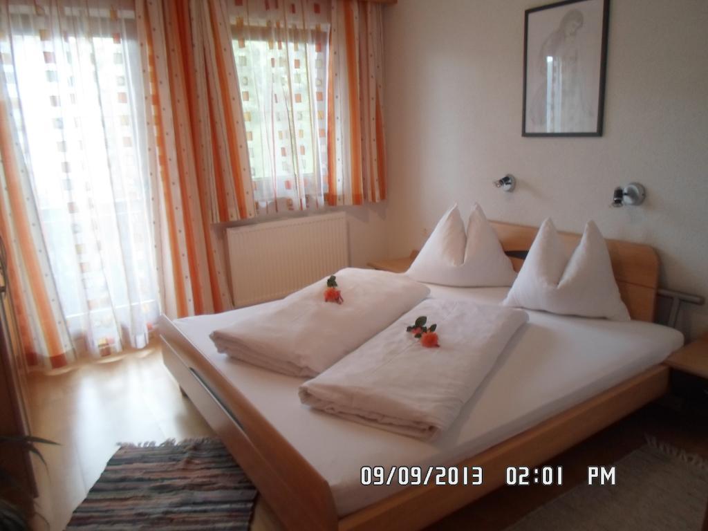 Haus Kroell Elisabeth Apartment Цел ам Цилер Стая снимка